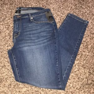 Mossimo Denim Curvy Skinny Size 14 New With Tags